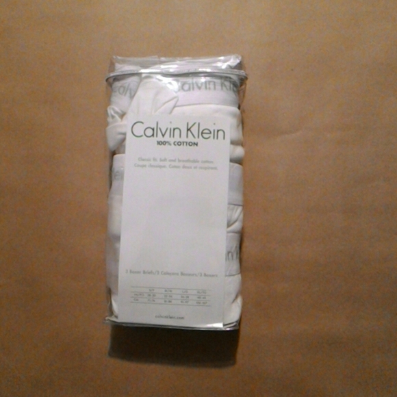Calvin Klein Underwear Cotton Classics 3 Pack - Picture 2 of 2